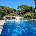 Un Petit Paradis A Gigaro Διαμέρισμα *