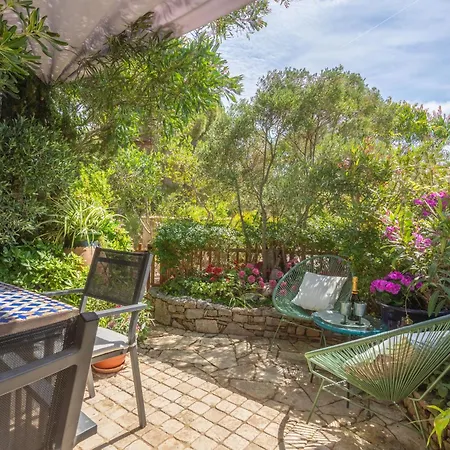 Un Petit Paradis A Gigaro Apartment