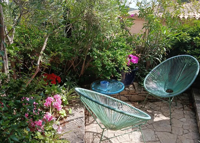 Un Petit Paradis A Gigaro La Croix-Valmer